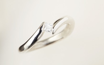 Fairtrade Gold Engagement ring - Princess Cut Jeweltree Diamond