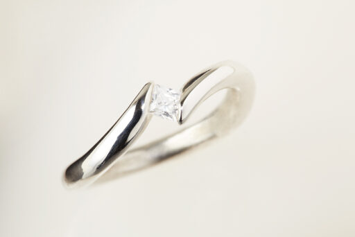 Fairtrade Gold Engagement ring - Princess Cut Jeweltree Diamond
